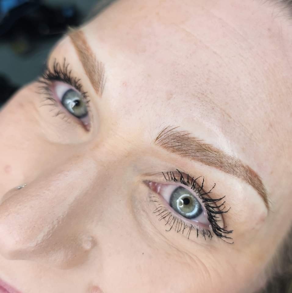 On Point Brows and Liner Facebook ad: I Permanent Makeup!