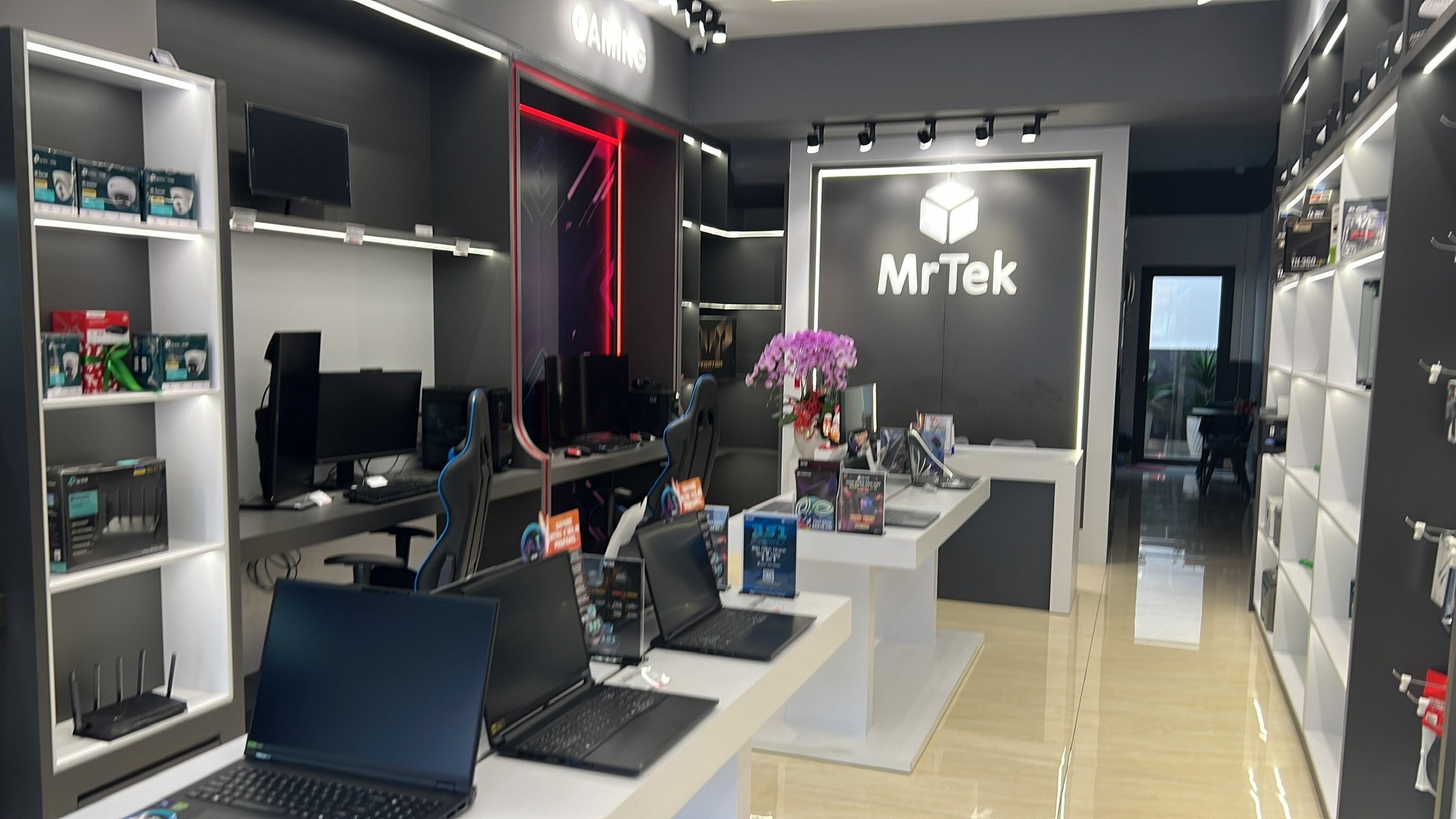 MrTek Facebook ad: MRTEK ĐANG TUYỂN DỤNG MARKETING LEADER