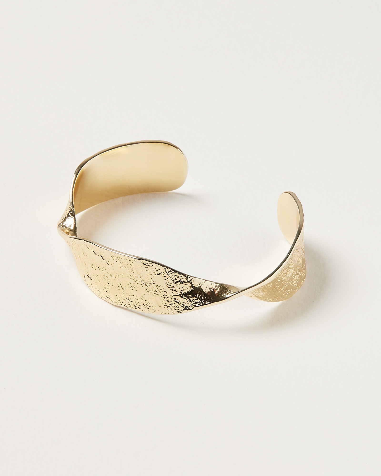 Oliver Bonas Facebook ad: This way for distinctive, feel-good styles, designed for…