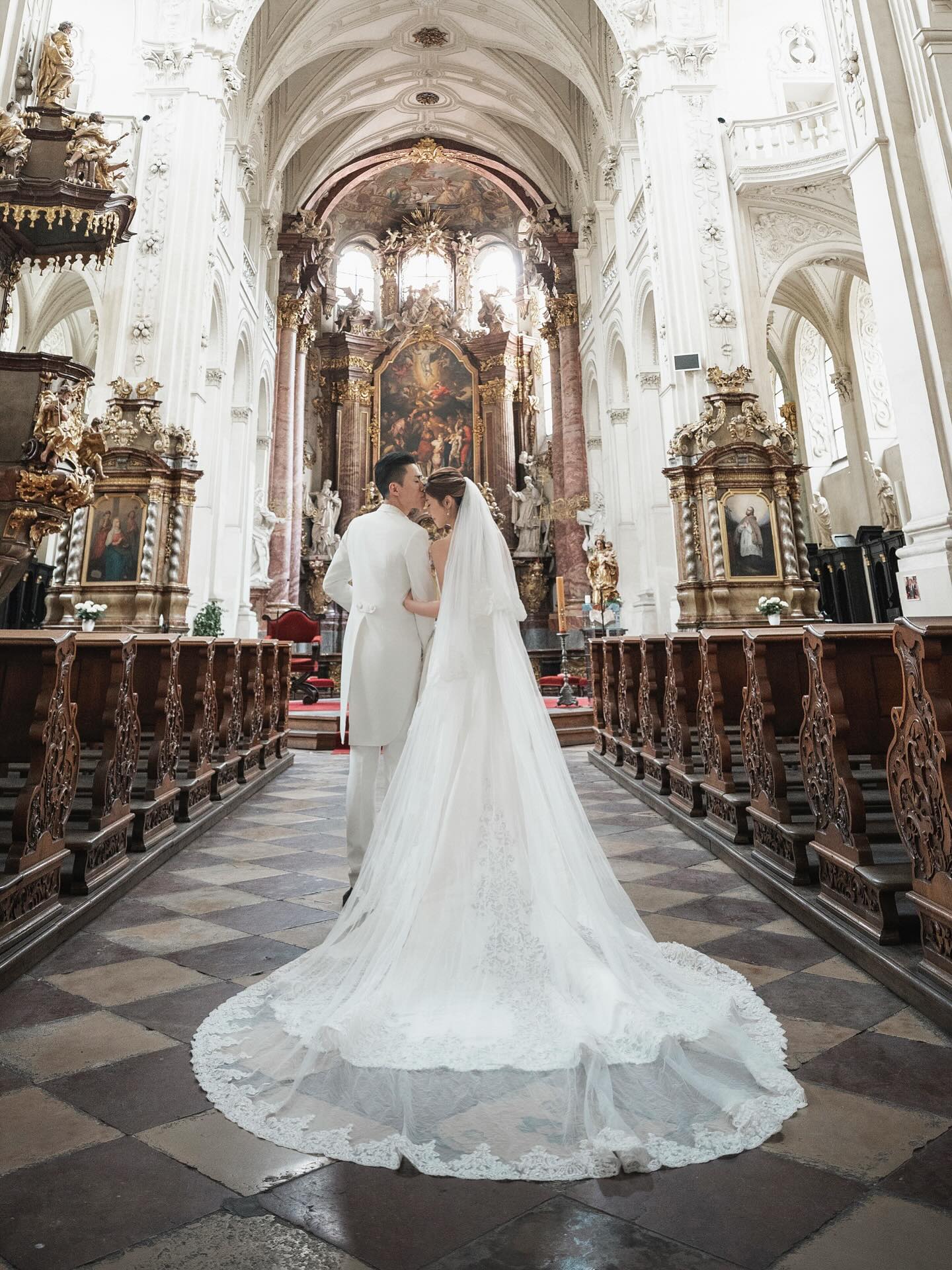 AT studio 婚紗攝影Pre Wedding Photography 禮服租賃 Bridal Dress Rental Facebook ad