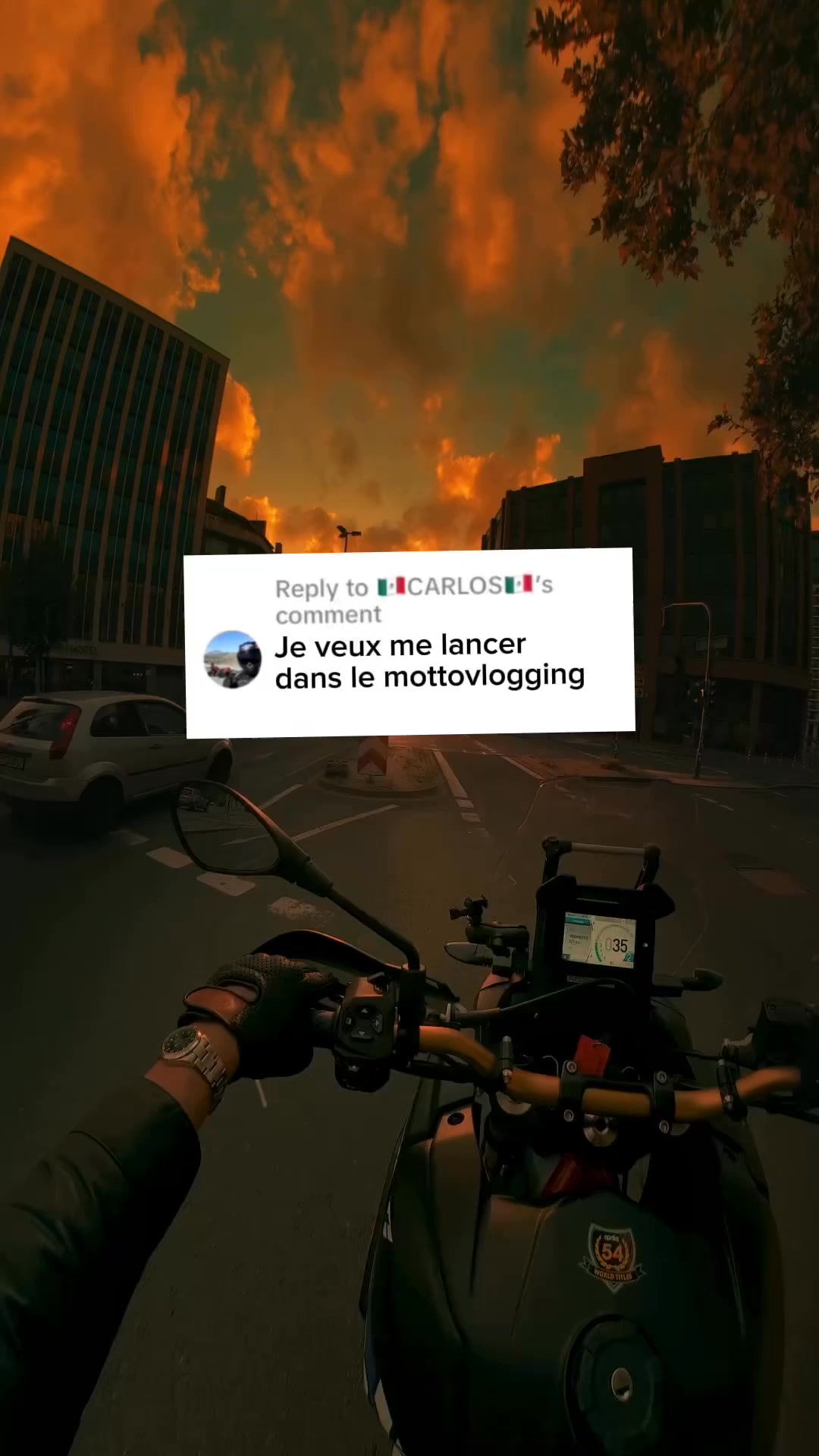 Moovora Facebook ad: Profitez. Moovora s’occupe du reste.
