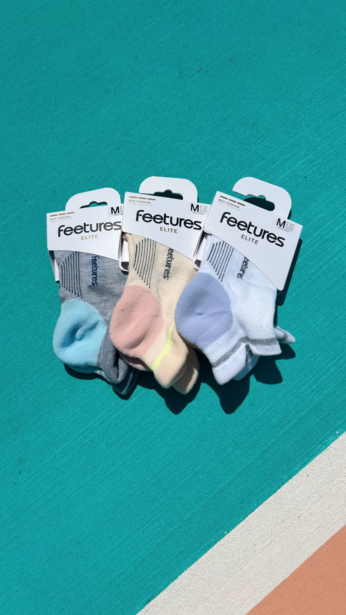 Feetures Canada Facebook ad