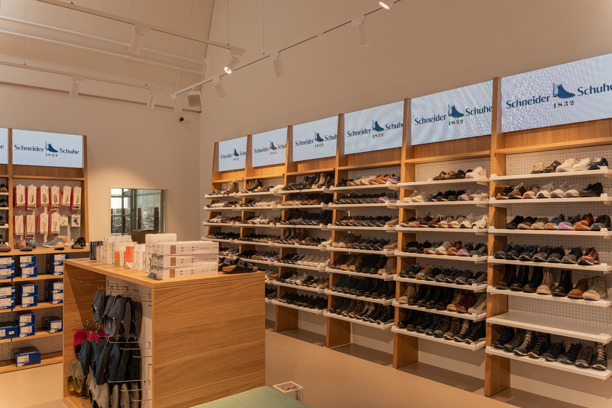 Rohner Socks Facebook ad: Ab 11. September: Der Rohner Shop in Balgach…