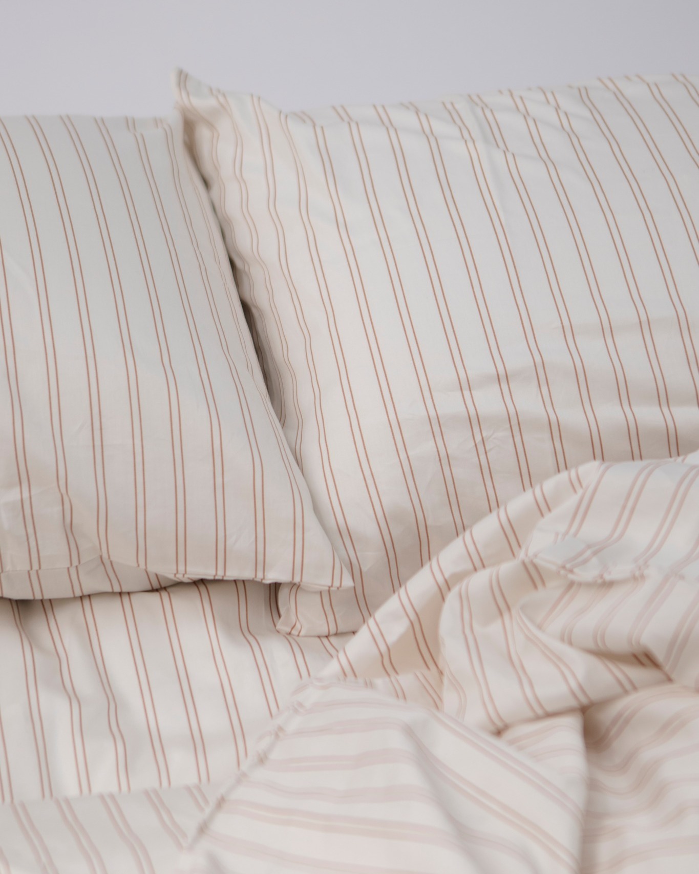Beneath. Luxury Bedding Facebook ad