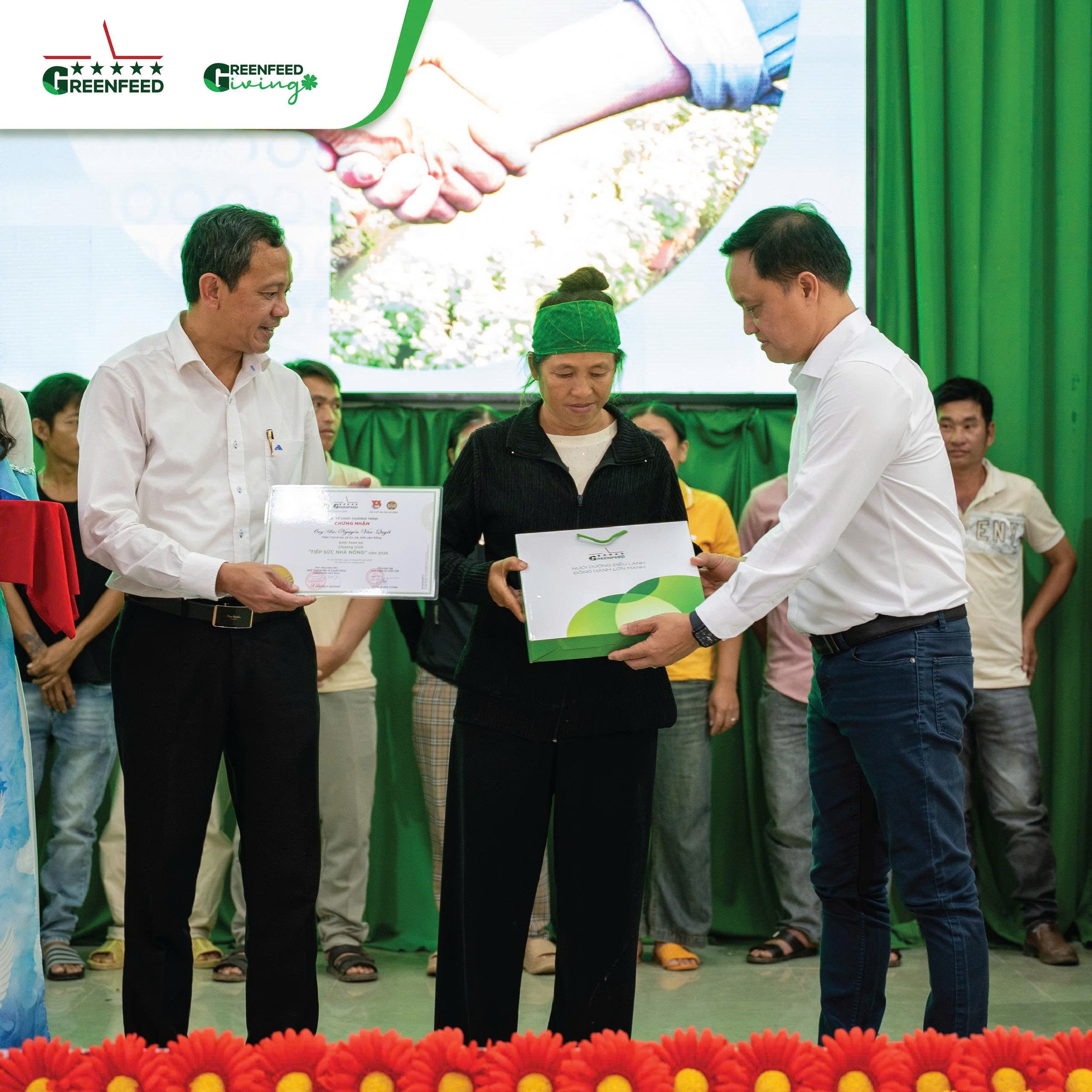 GREENFEED Việt Nam Facebook ad: TIẾP SỨC NHÀ NÔNG TIẾP TỤC TRAO ĐIỂM…