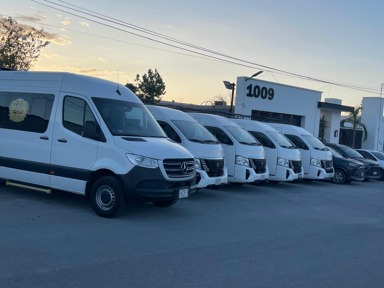 Impulsora Patrimonial, Comercial y Tecnologica Facebook ad: RENTA DE AUTOS y CAMIONETAS.