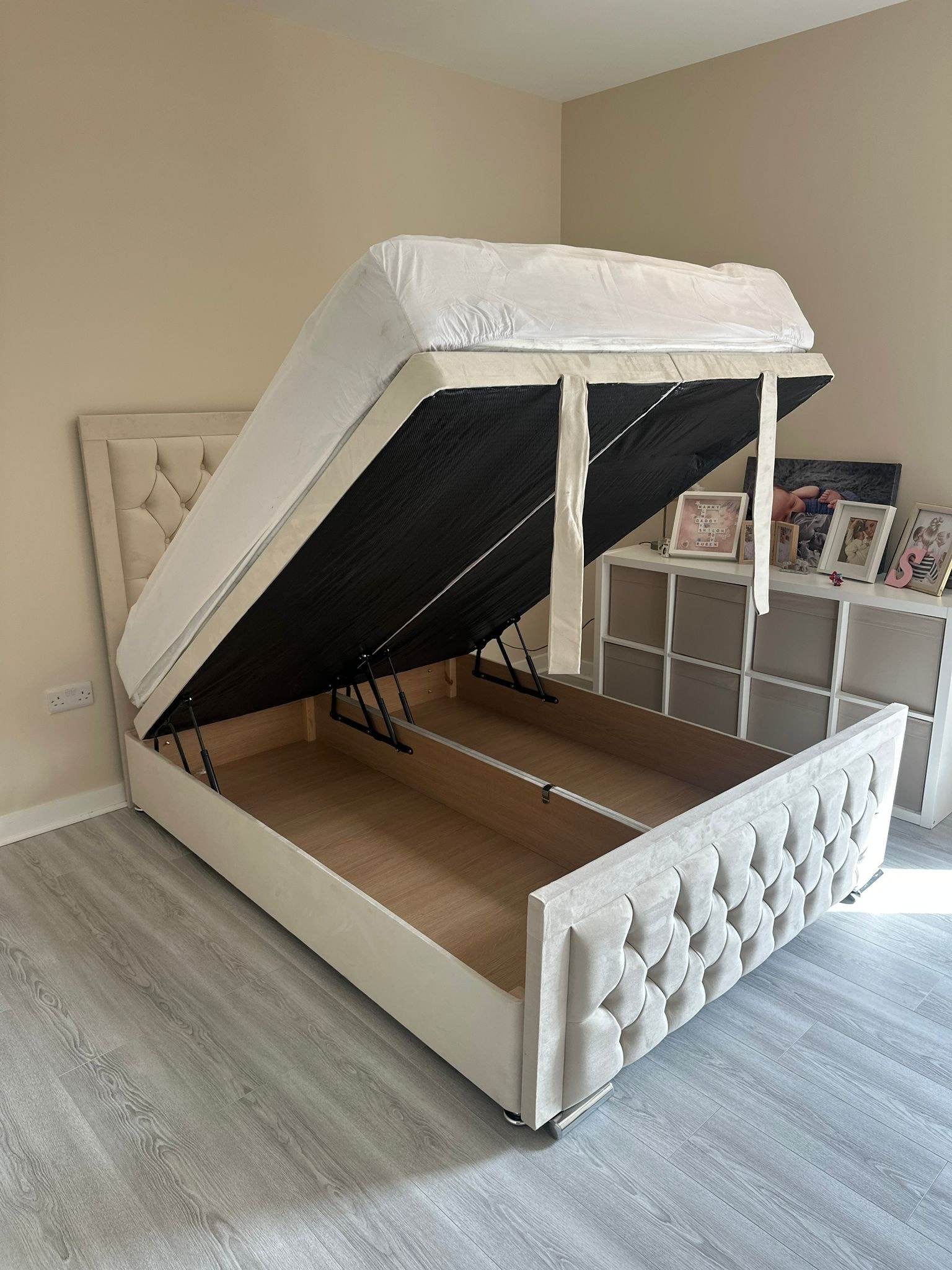 Beds and Choice Ireland Facebook ad: OMG STUNNING OTTOMAN STORAGE BEDS AVAILABLE IN ALL…