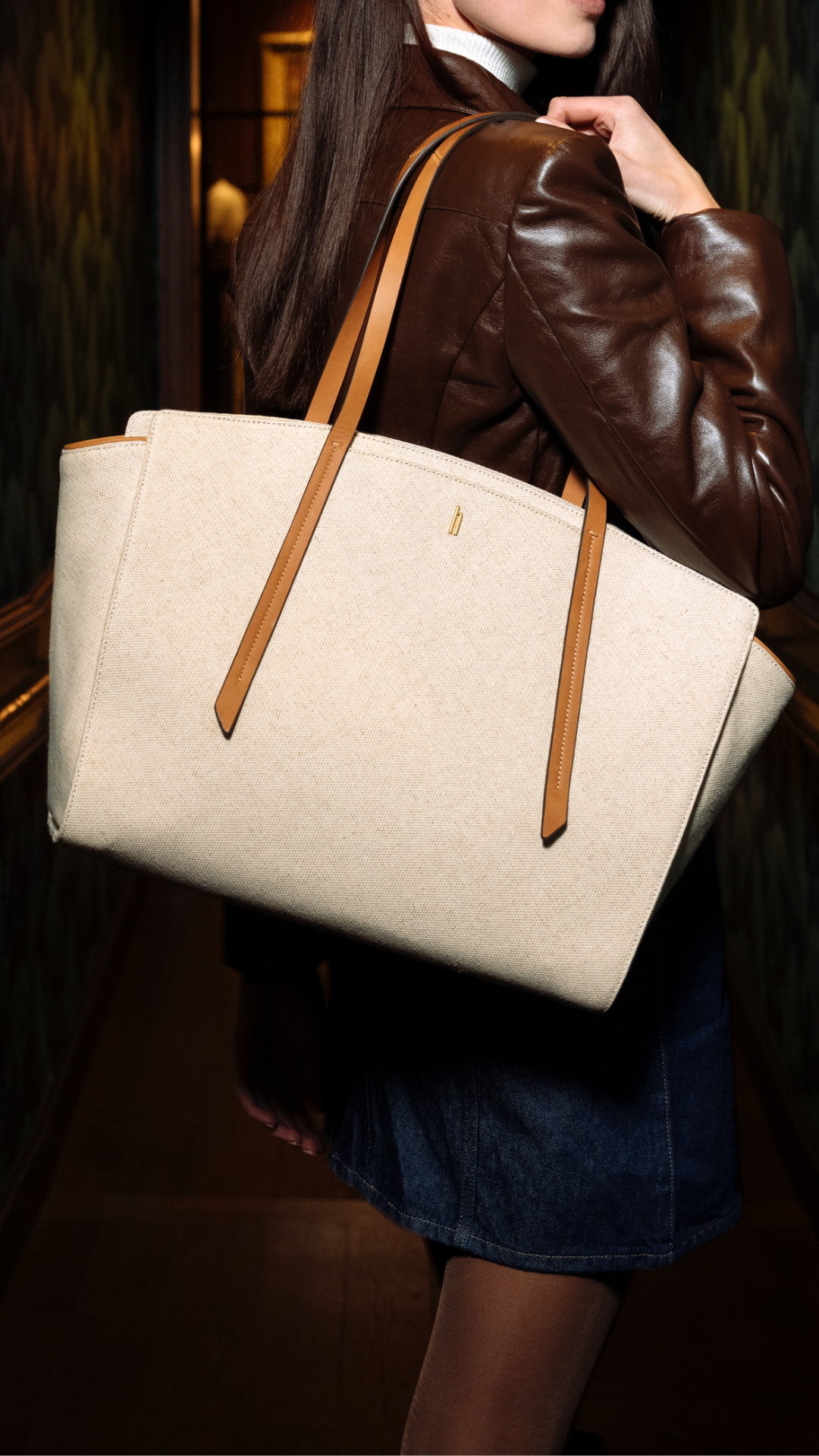 Hartmann Luggage Facebook ad