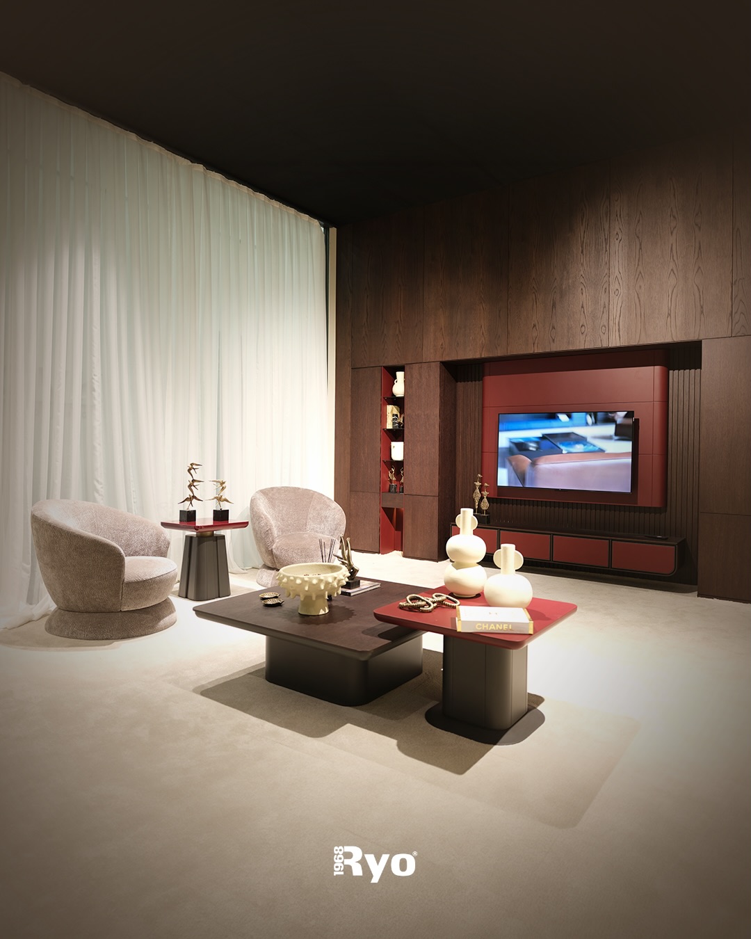 RYO Home Furniture Facebook ad: Zamansız tasarım, kusursuz işçilik…