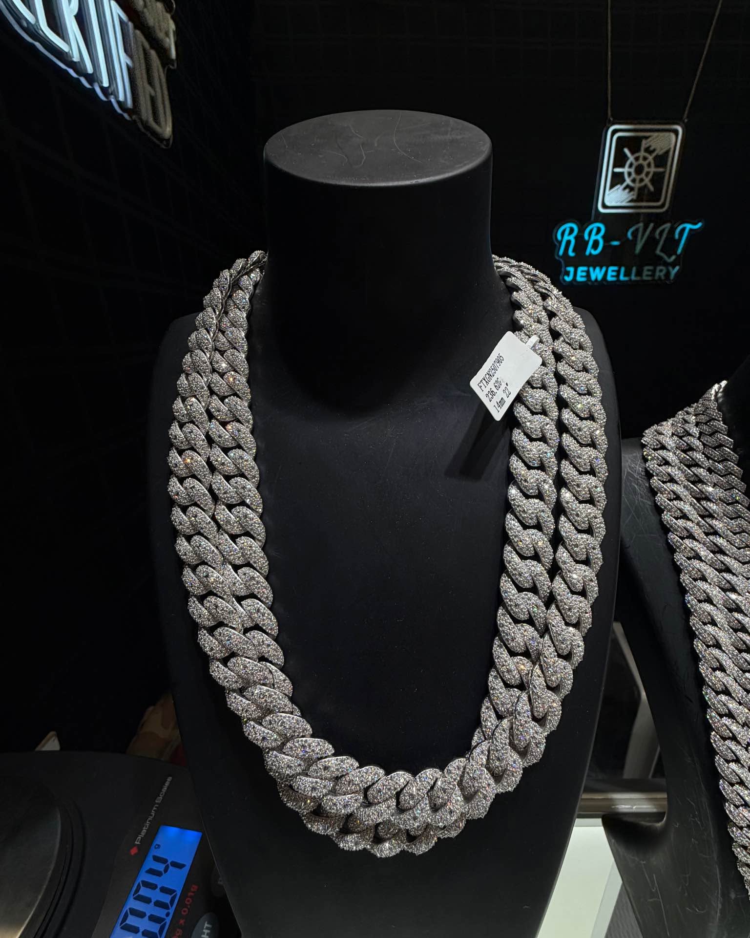 Rbvlt Jewellery Facebook ad: VVS MOISSANITE Jewellery ( waterproof )