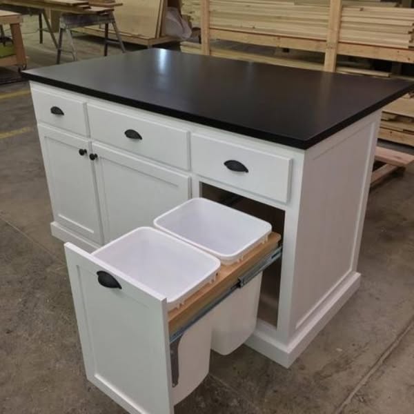 FindAnswers Glimpse Facebook ad: Flat Pack Cabinets For Home Renovation?