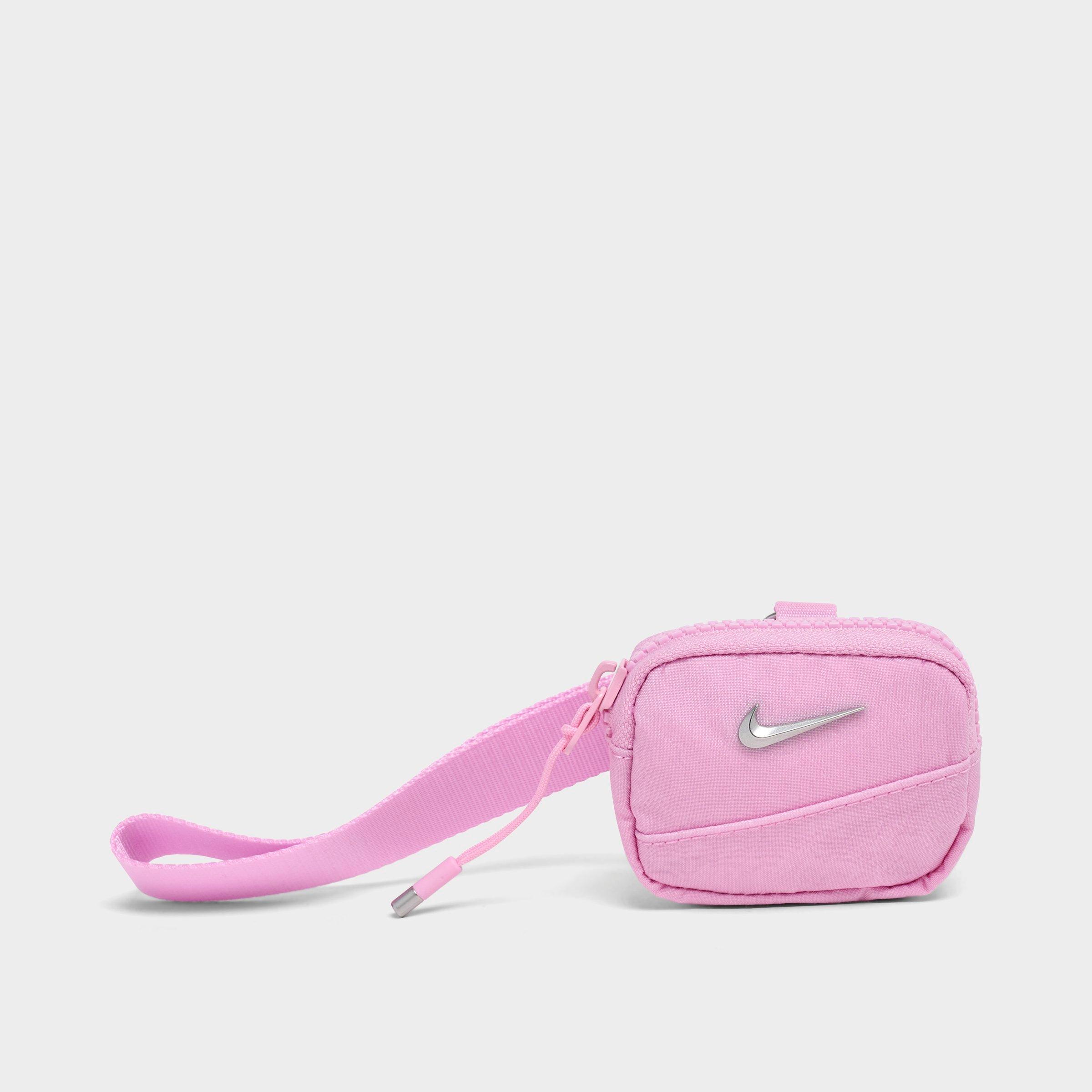 JD Sports US Facebook ad: Shop @nike styles that redefine your look.