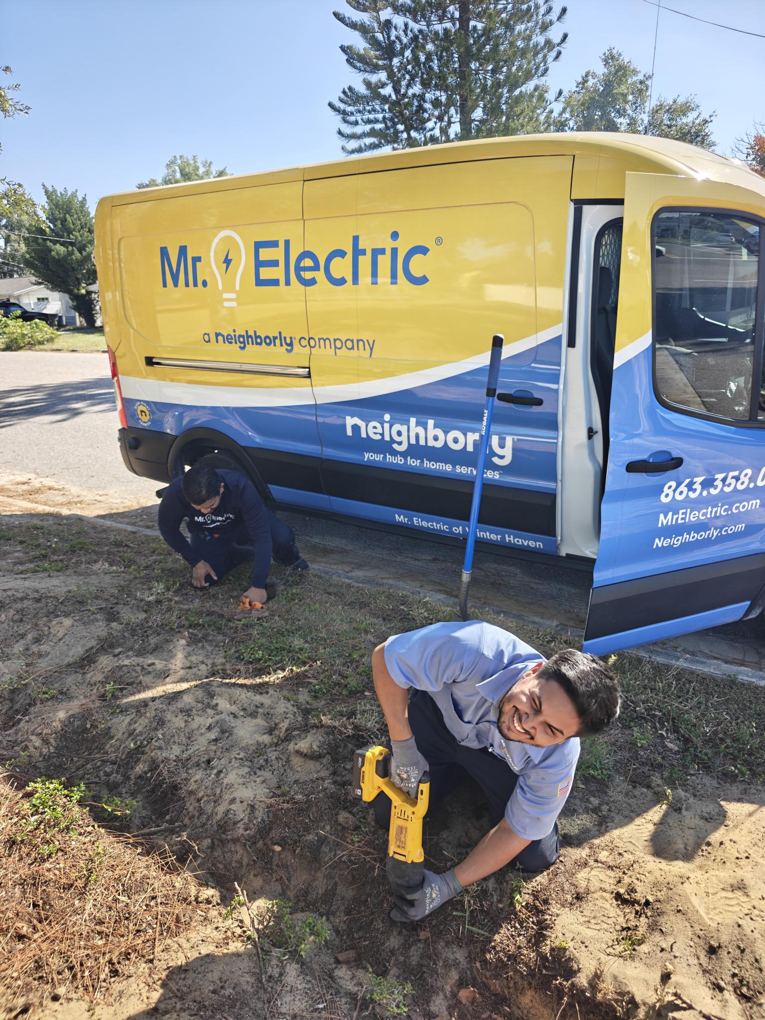 Mr. Electric of Winter Haven Facebook ad: Top Quality Electricians