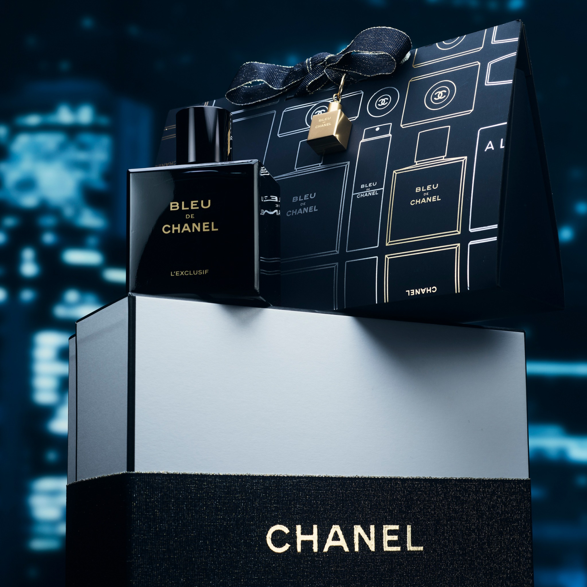 CHANEL Facebook ad