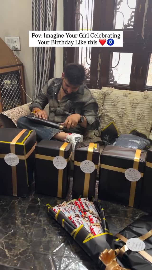 Love hamper Facebook ad: 28 Gifts for 28th Birthday