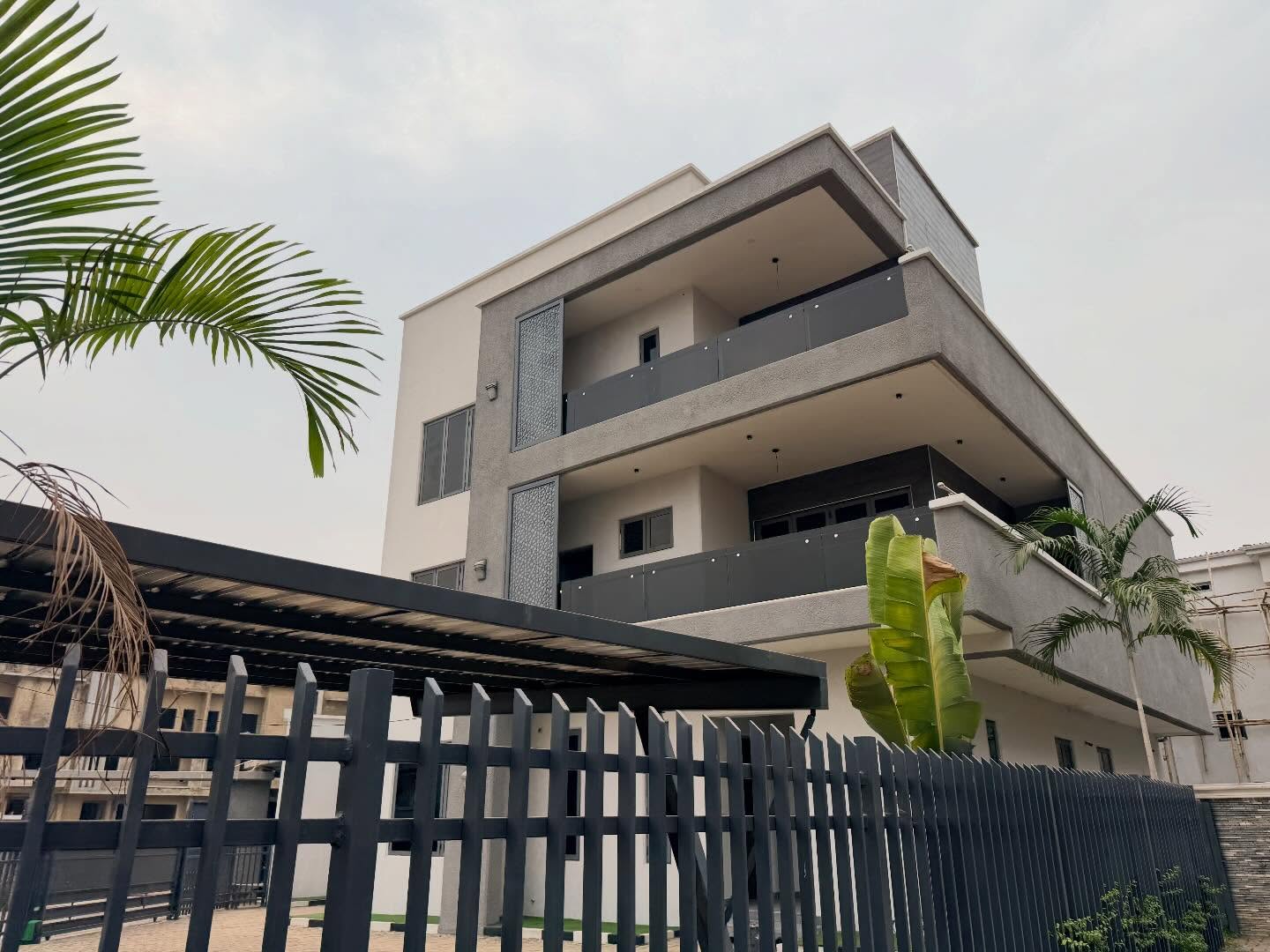 Abujapropertiesadvert Facebook ad: Brand new Luxury 5 bedroom duplex with green…