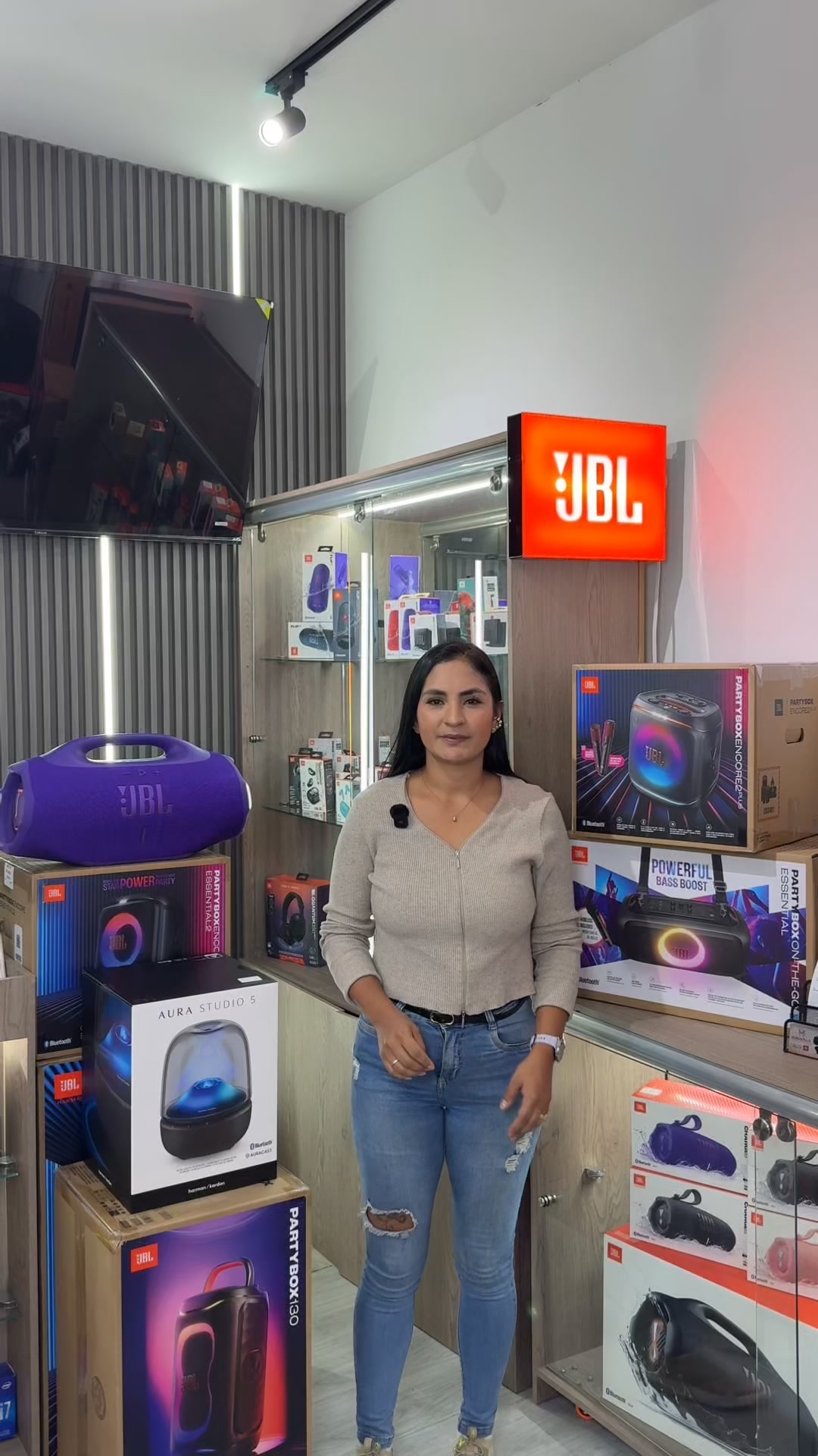 Mobix Tech Facebook ad: Cotiza tu JBL Original aquí
