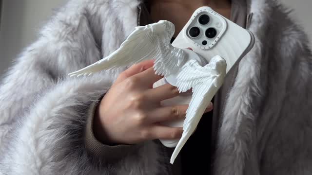 OUAT.3DLab Facebook ad: Unique Phone Accesories with 30% Off.