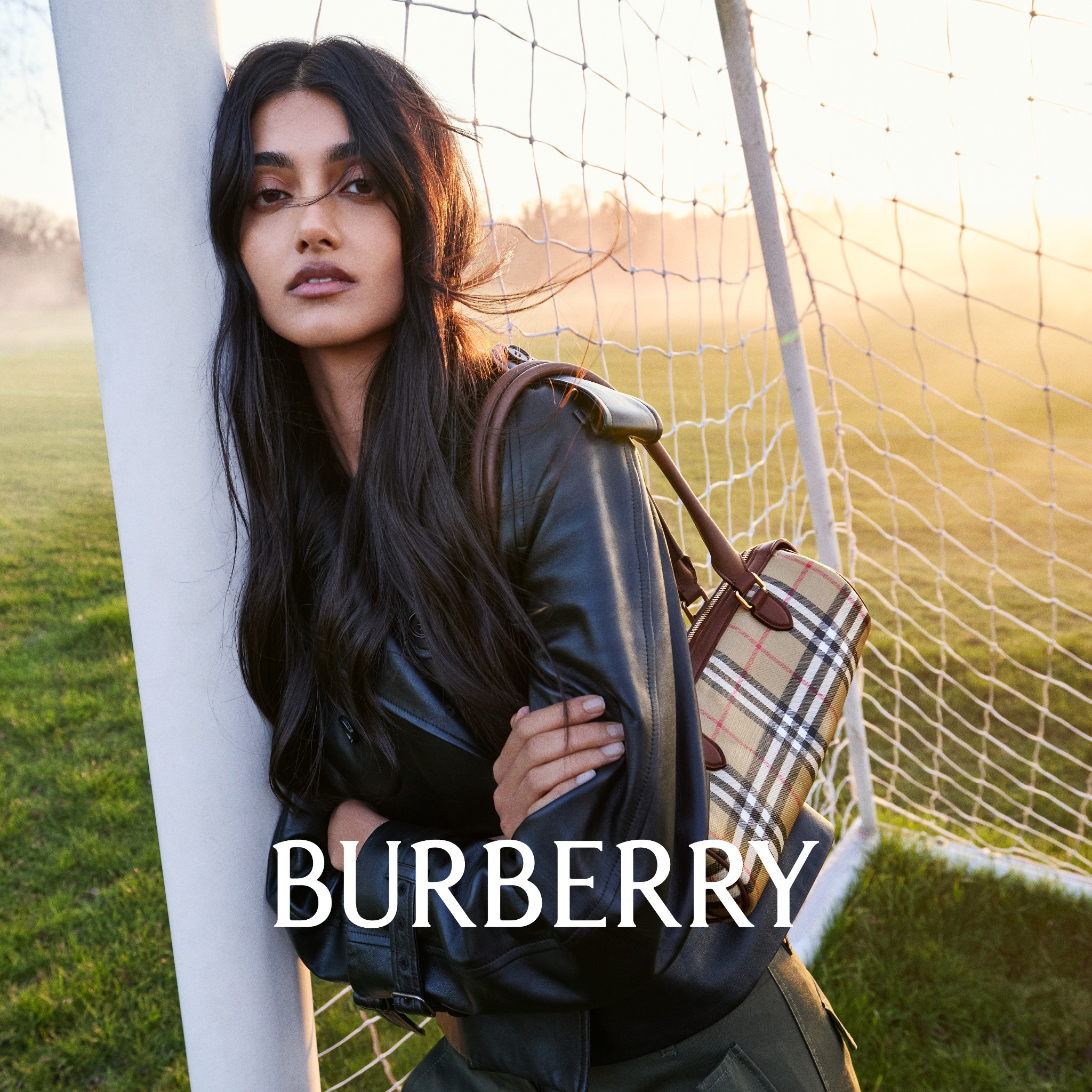 Burberry Facebook ad