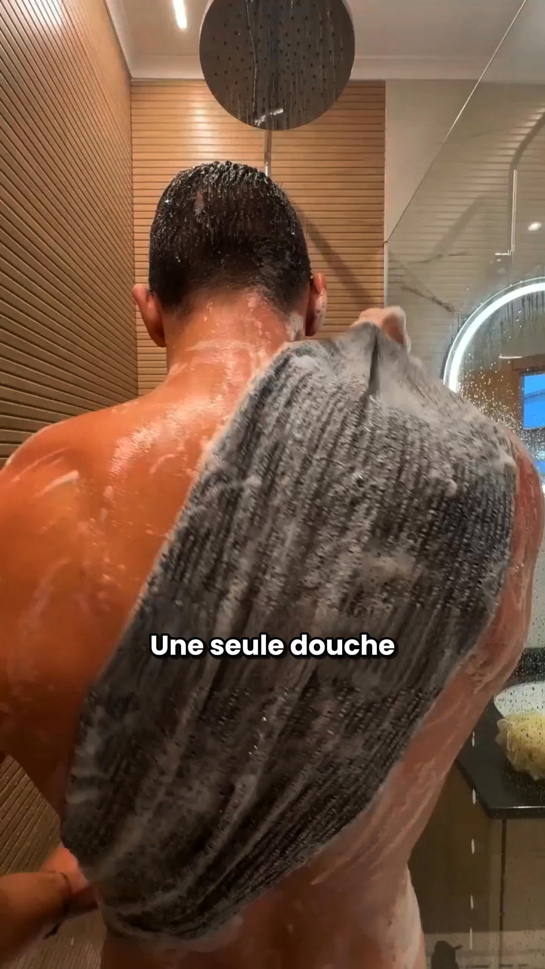 Ecovia Facebook ad: Pour 4 serviettes achetées, 2 sont offertes!