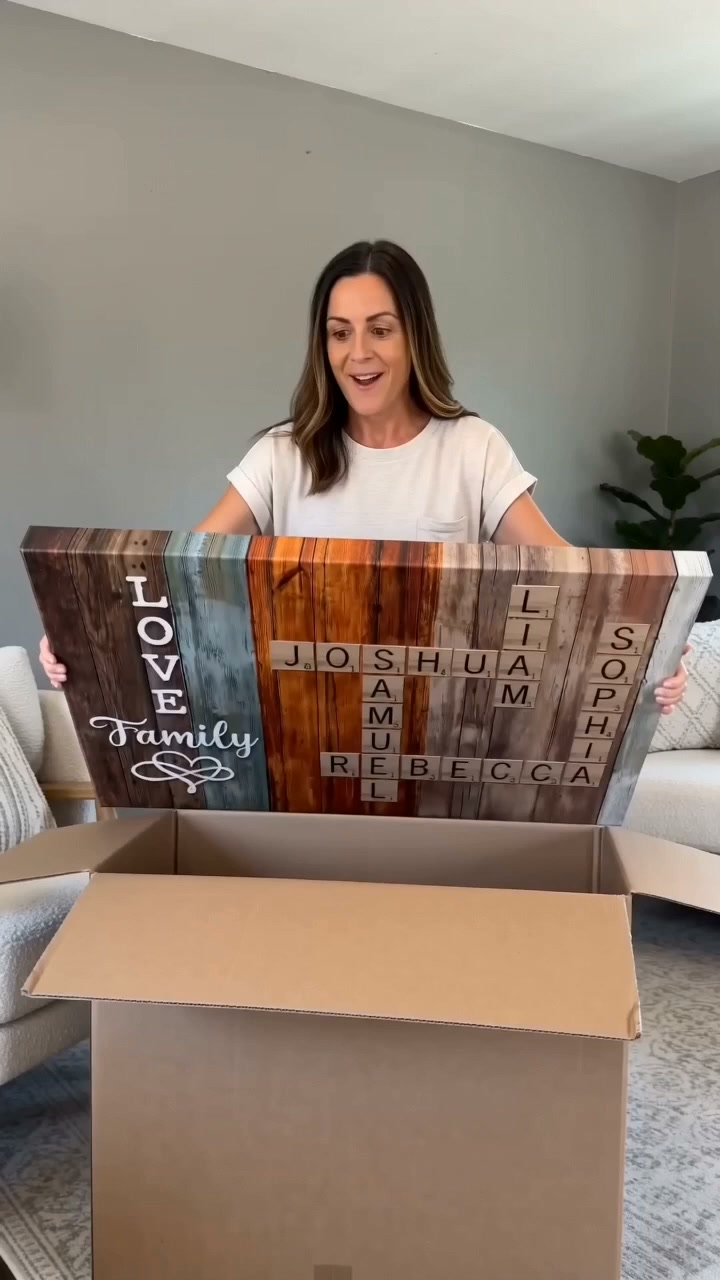Prints10 Facebook ad: Personalized Family Crossword Canvas