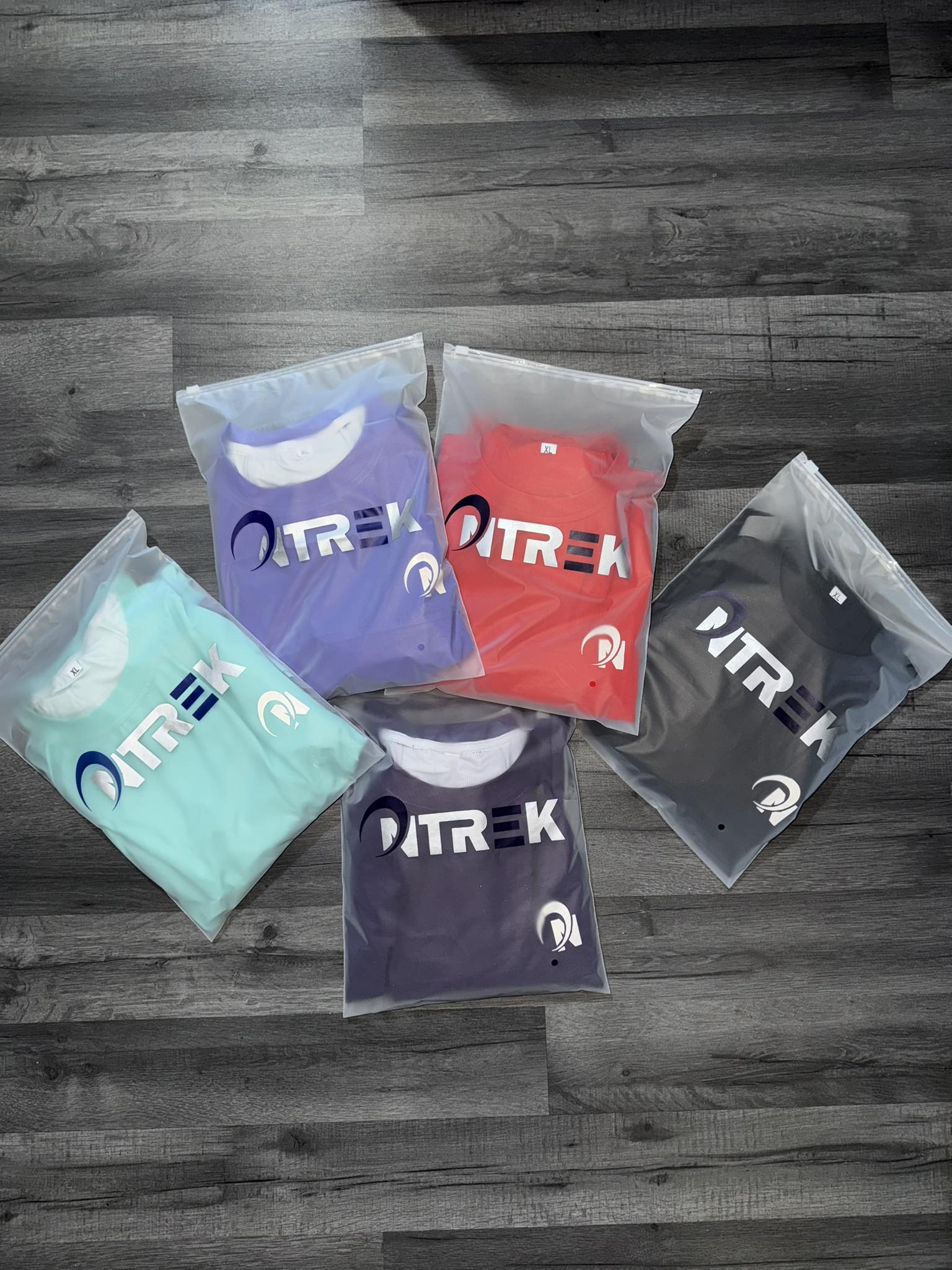Ontrek menswear Facebook ad: MEN'S SPORTSWEAR - ACTIVEWEAR - GYM SETS - ONTREK