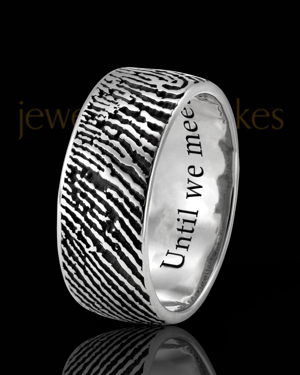 Jewelry Keepsakes Facebook ad: Gift a memory that won’t fade.