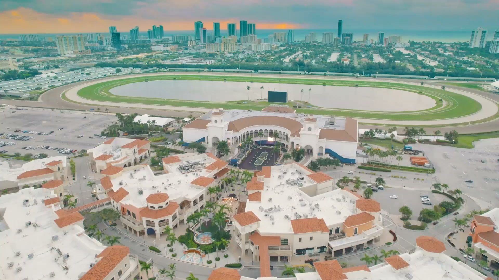 Grant Cardone Facebook ad: My $700M Exec Team Works With YOU