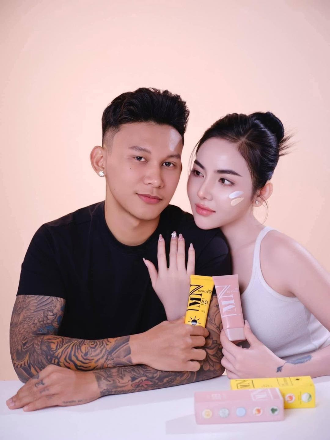 MN Skin Care Facebook ad: យប់1 សេរ៉ូម1 =14$ ហ្រ្វីដឹកថែមម៉ាសល្អ