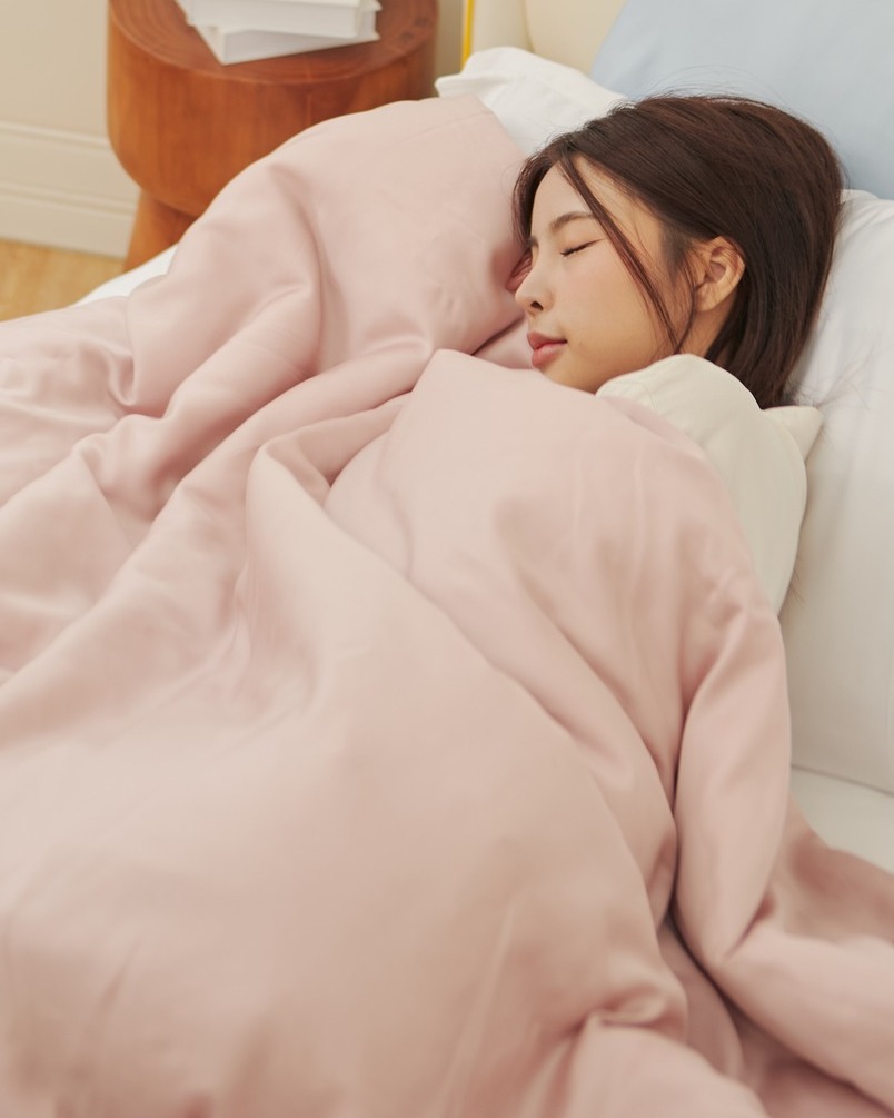 Beneath. Luxury Bedding Facebook ad