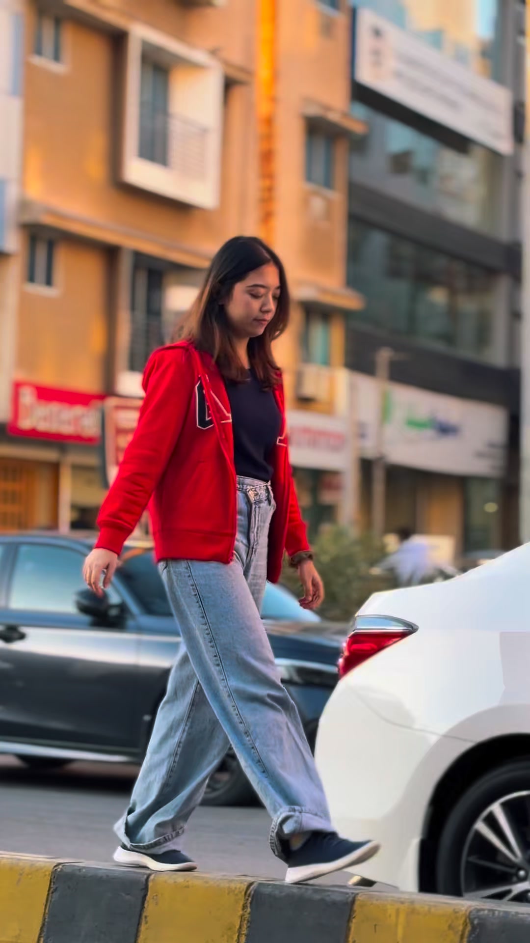 Khazanay Pakistan Facebook ad: Sustainable Style Alert: New Preloved Allbirds Arrived