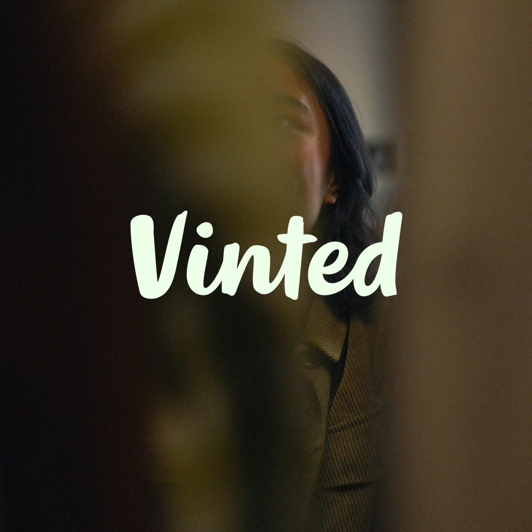 Vinted Facebook ad: Clear your space, earn extra cash