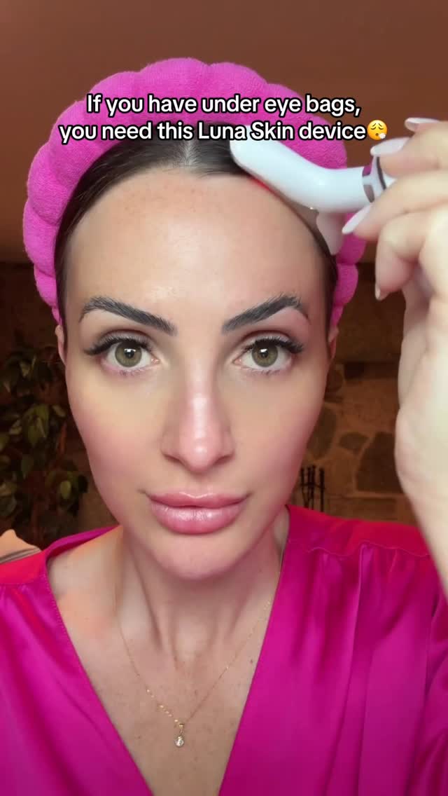 Soluna SKIN Facebook ad: This product really will give you that jawline…