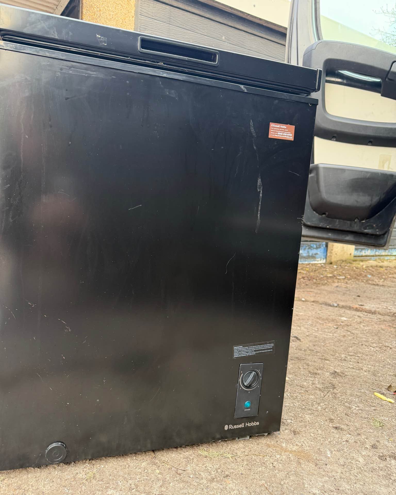 Nicola Jones Facebook ad: RUSEL HOBBS chest freezer ‘delivery available’