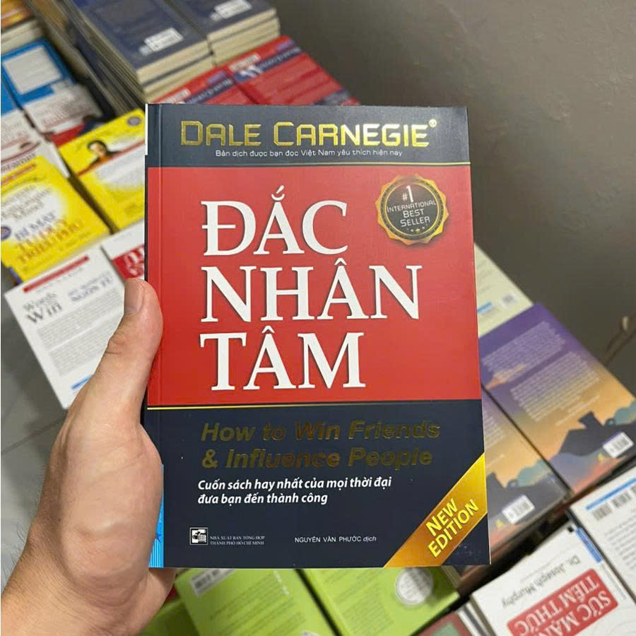 Nhà Sách Minh Trí Facebook ad