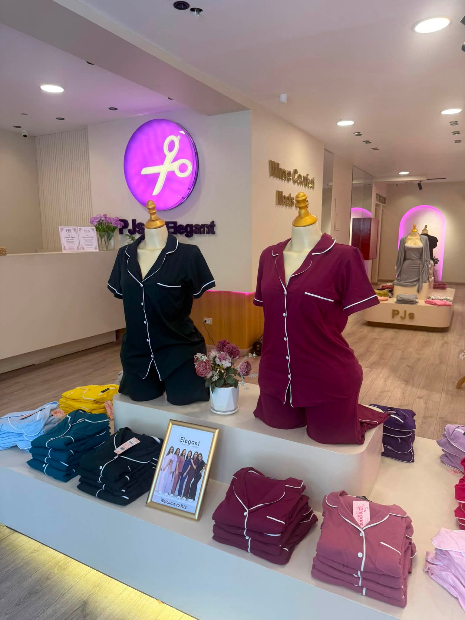 PJs Facebook ad: تصفيات وصور علي الطبيعة والاسعار: 320-595 جنيه بس