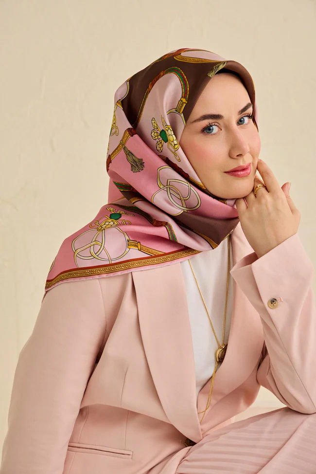 Her scarf  Facebook ad