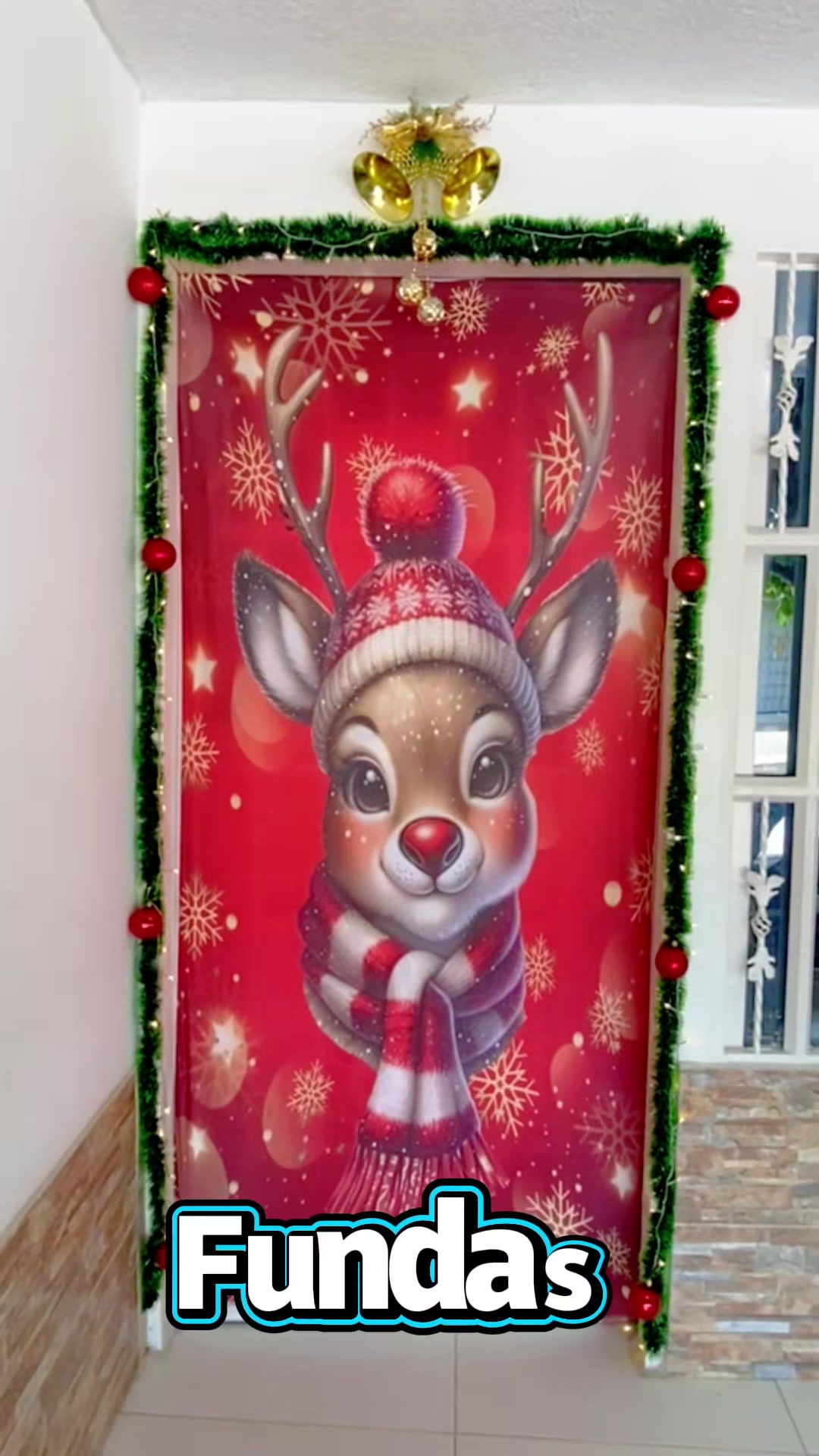 Vístete Reina Facebook ad: Fundas para puertas con impresión Ultra HD