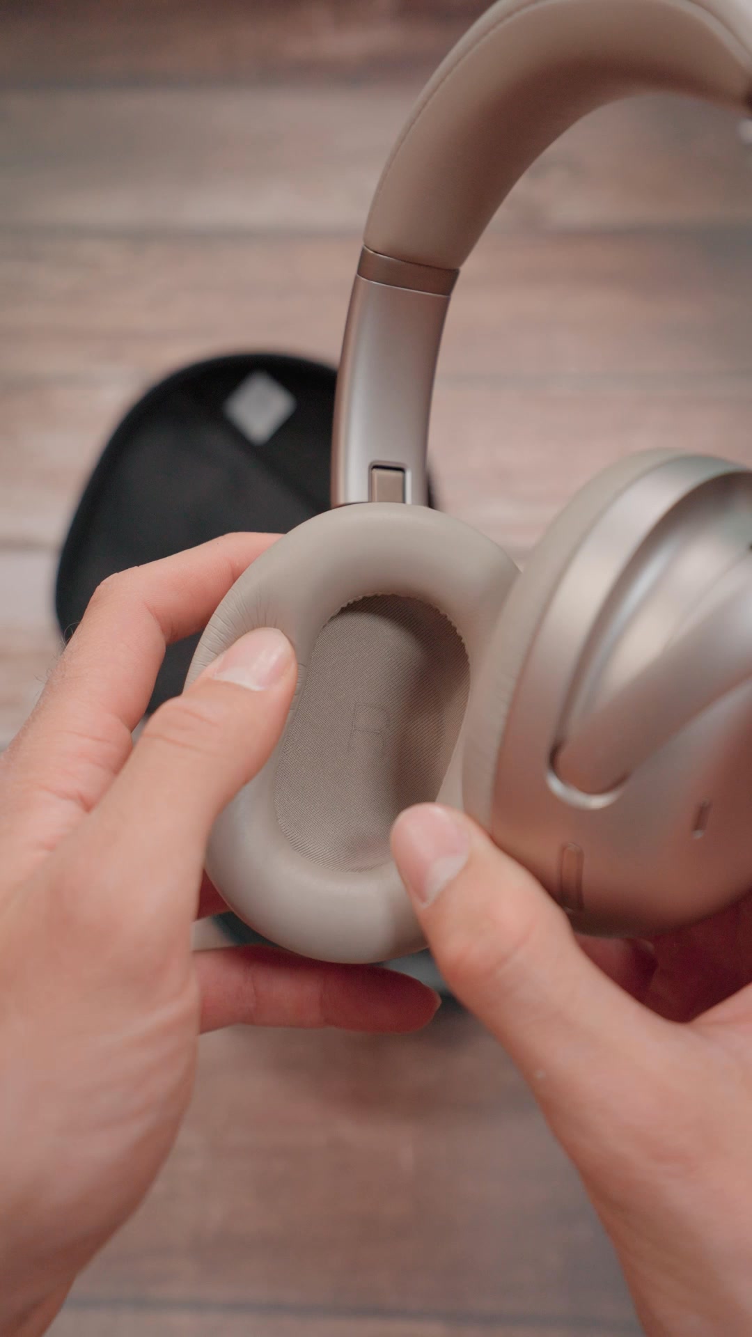JBL Argentina Facebook ad: JBL Tour One M3 Smart Tx
