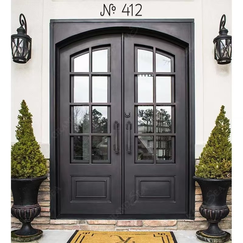Sarah Ma Facebook ad: Premium Entry Doors, Factory Direct, Melbourne‘s Best!