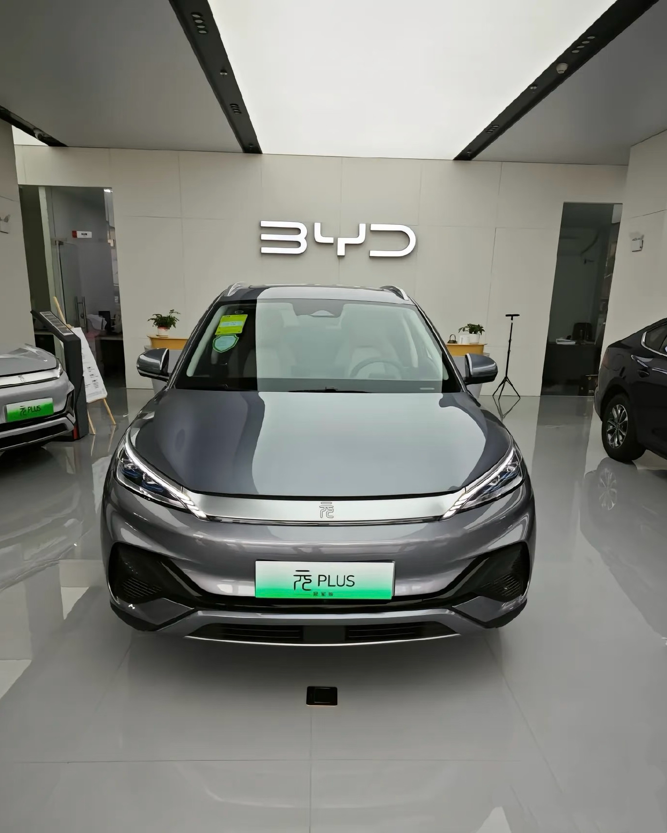 Henan ZunoTrading Co., Ltd.-Car Export Facebook ad: Autos BYD y CHANGAN más vendidos