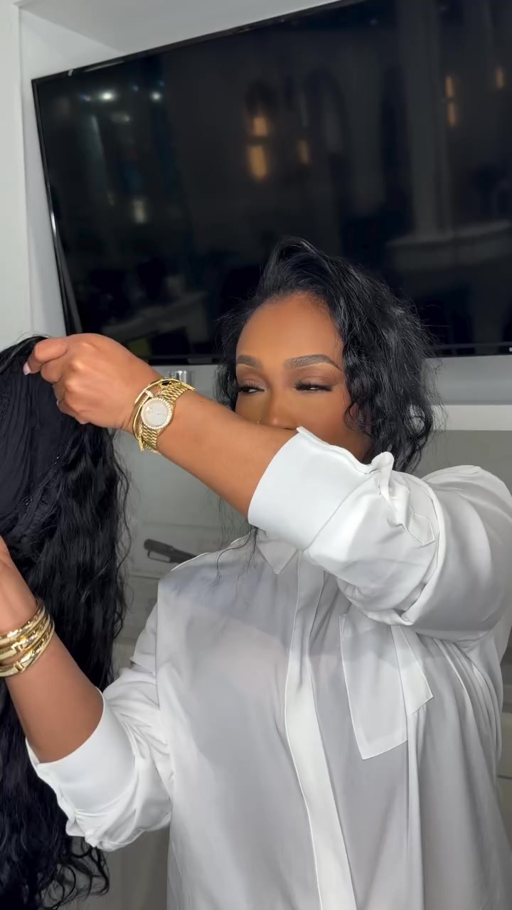 Go Sleek Hair Company Facebook ad: Tired of Sew-Ins?