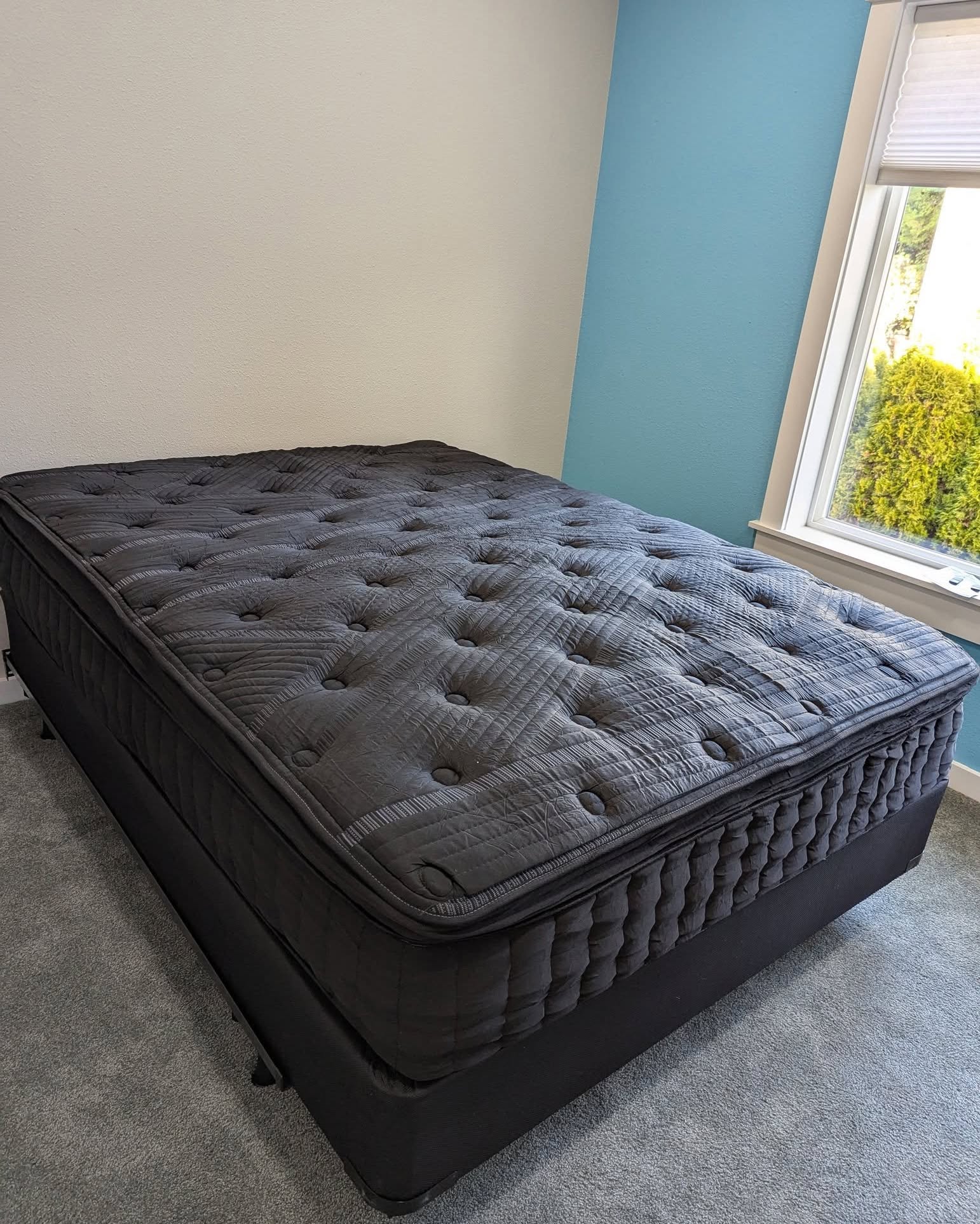 Sandra Hanes Facebook ad: King Luxury Mattress