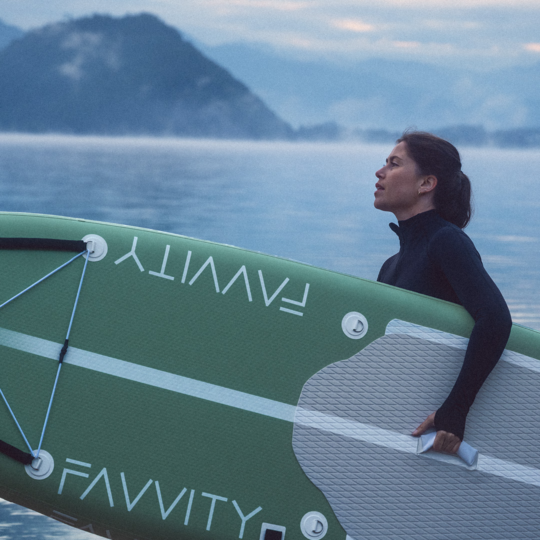 Favvity Facebook ad: Favvity SUP Board, Performance, die dich auf dem Wasser…