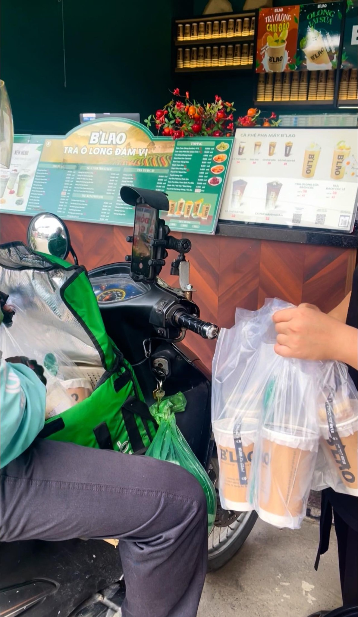 B’LAO An Phú-Thuận An •Trà Ngon Đậm Vị Facebook ad: Hôm nay bạn uống gì?