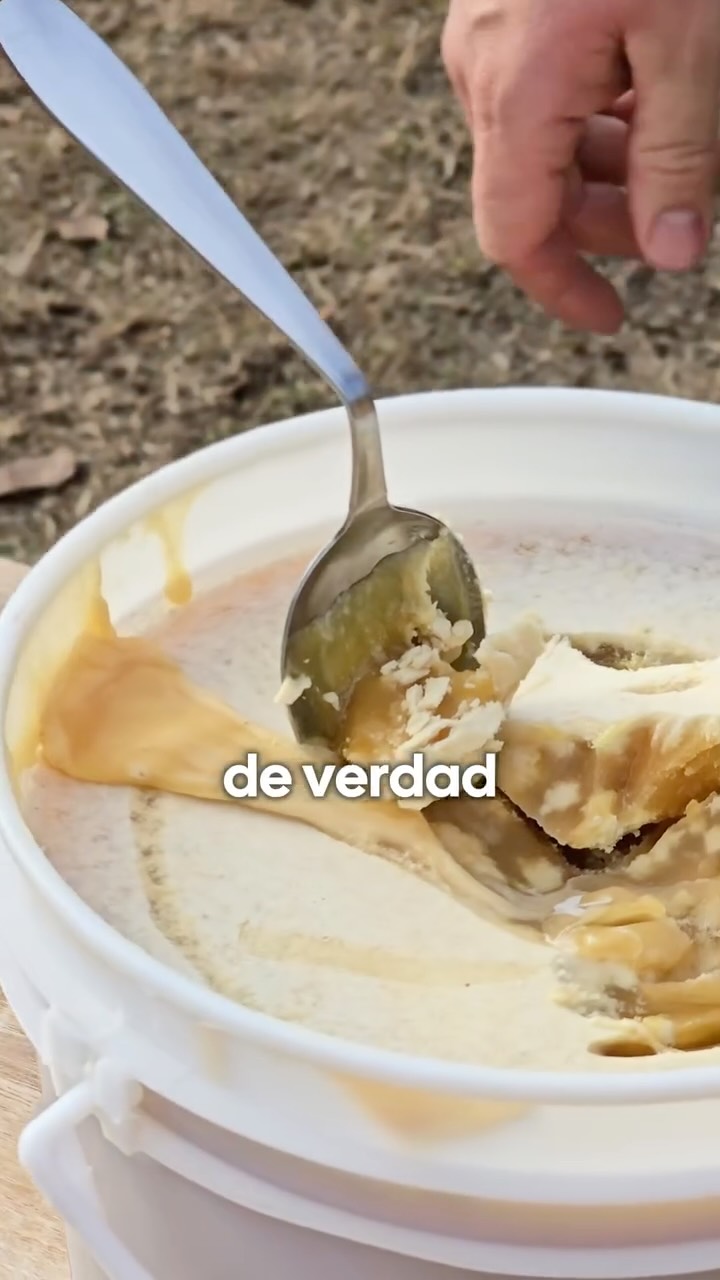 Apihuel.colmenares Facebook ad: ¿Alguna vez tu miel se puso sólida y…