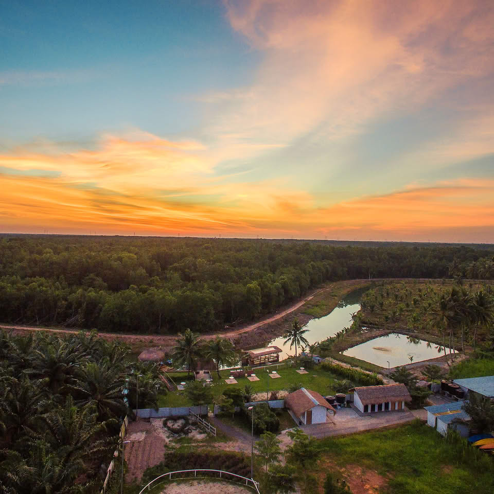 Sinar Eco Resort Facebook ad: Discover the hidden gem just 55 minutes away…