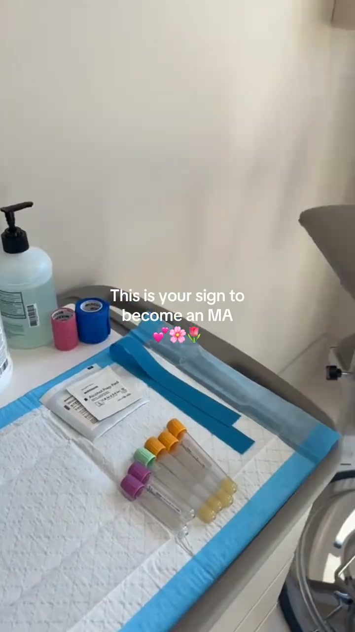 Stepful Facebook ad: Become a Medical Assistant Around Your Life
