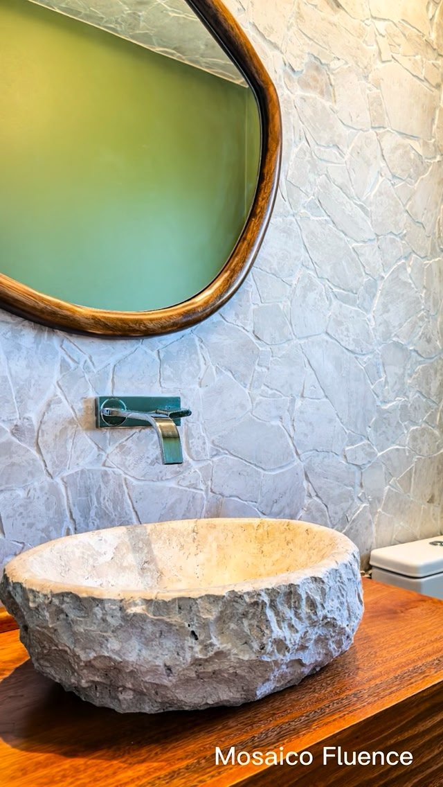 Revest Prime Facebook ad: O Mosaico Fluence une a beleza do Mármore…