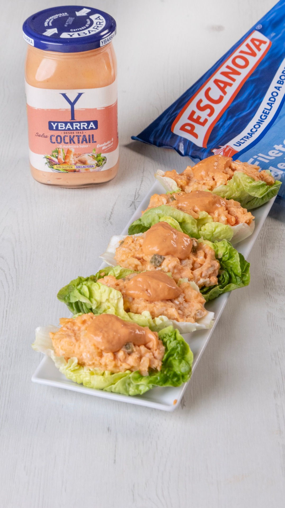 Grupo Ybarra Facebook ad: Ensaladilla de merluza en cogollos con Salsa Cocktail